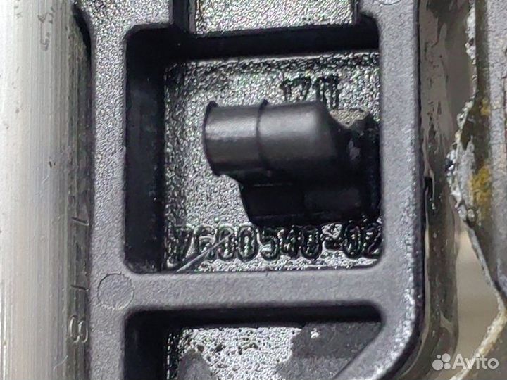 Кронштейн радиатора правый Bmw 3 F30 N47D20 2013