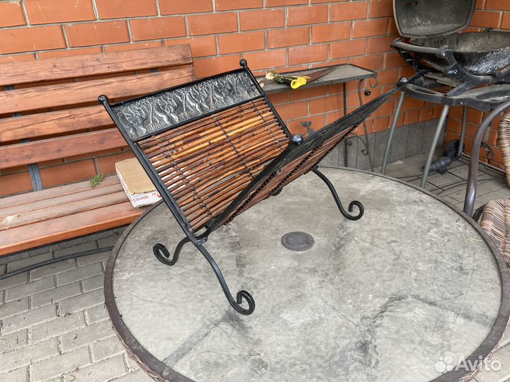 Газетница кованая