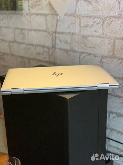 Ноутбук трансформер с сенсорным экраном