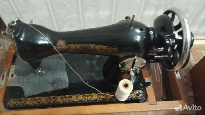 Швейная машинка зингер ручная 2 штуки