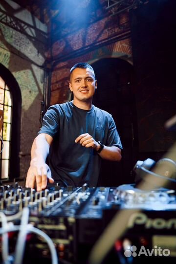 Диджей на любое мероприятие (+свой звук и свет)