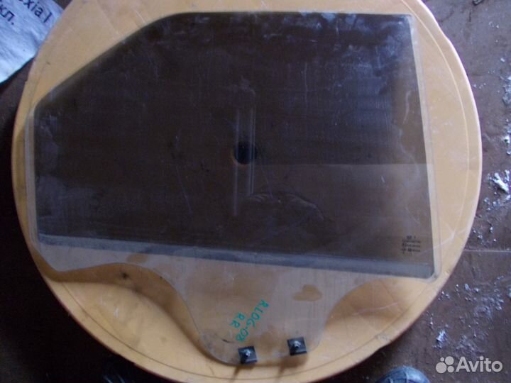 Стекло Рено Логан