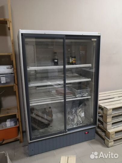 Холодильный шкаф двухдверный Сaravell