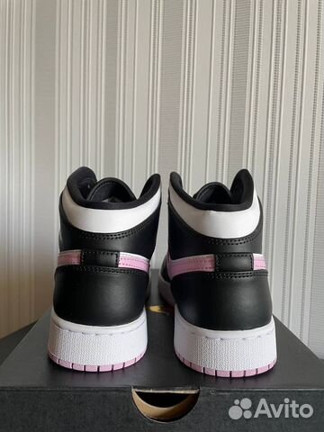 Jordan 1 Mid Arctic Pink (GS) 555112-103 US7 Y