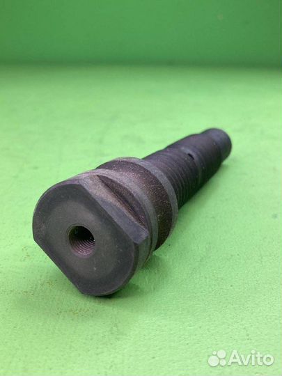 Палец рессоры 36.9x166/M28x4 перед. \Scania 94/114