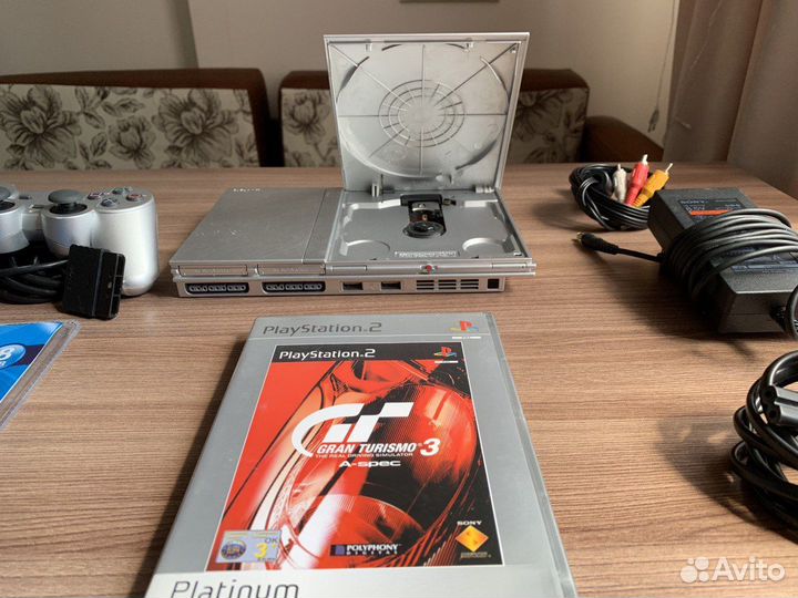 Sony playstation 2 slim Silver + диск с игрой