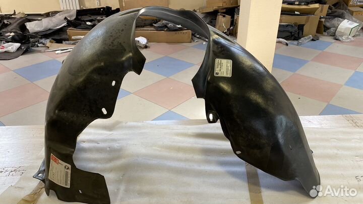 Подкрылок новый передний правый ford C-MAX 1