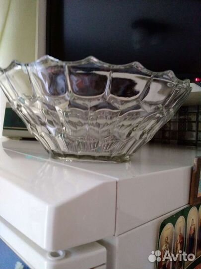 Ваза для цветов,кувшины чешск.цвет.стекло 60г