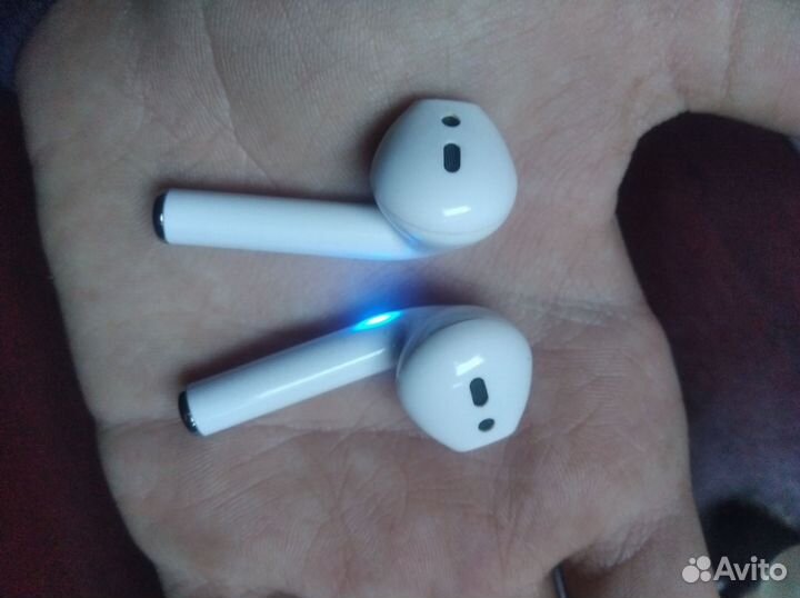 Беспроводные наушники airpods