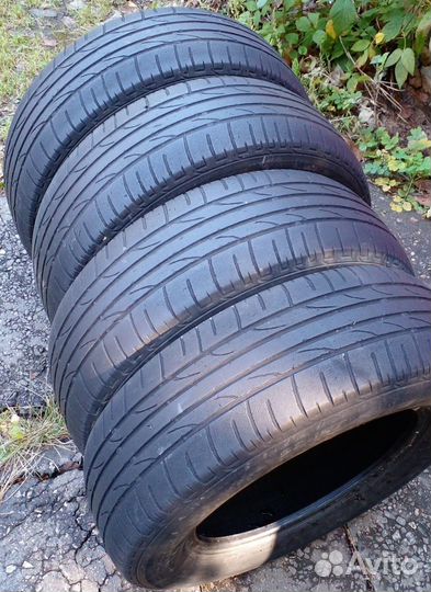 Bridgestone Dueler H/P Sport 215/65 R16