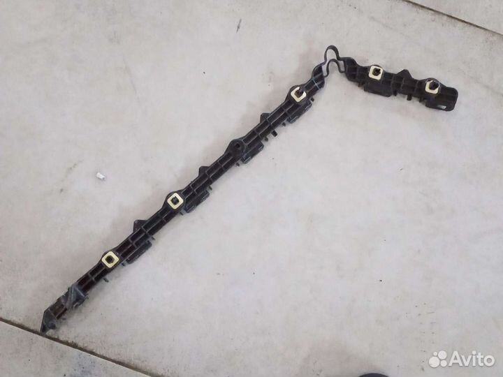 Крепление заднего бампера левое Toyota Camry V50