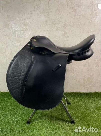 Седло для лошади универсальное в сборе