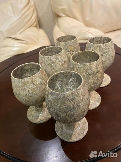 Бокал из яшмы (ракушечник)