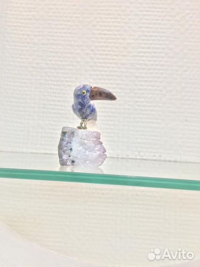Сувенир. Аметист и попугай