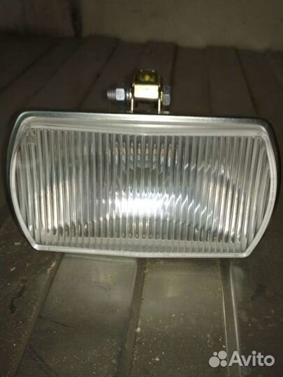 Универсальные противотуманные фары с лампами 