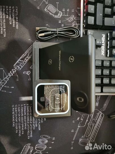 Беспроводное зарядное устройство 3 в 1