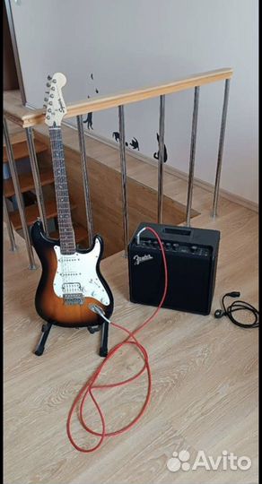 Электрогитара Fender Squier Bullet Strat Trem