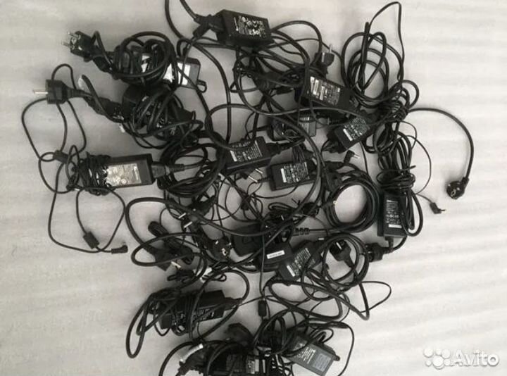 Блок питания 12 вольт 1 a б/у