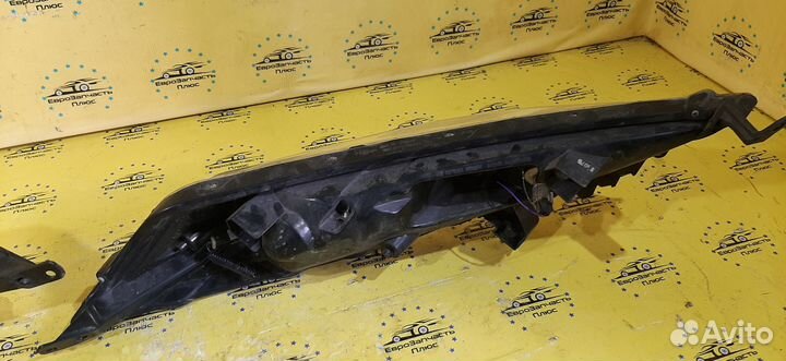 Фара передняя габарит, поворотник Nissan Juke F15