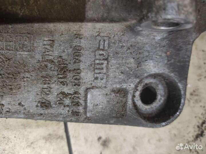 Кронштейн генератора Skoda Octavia A4 Tour 1.6