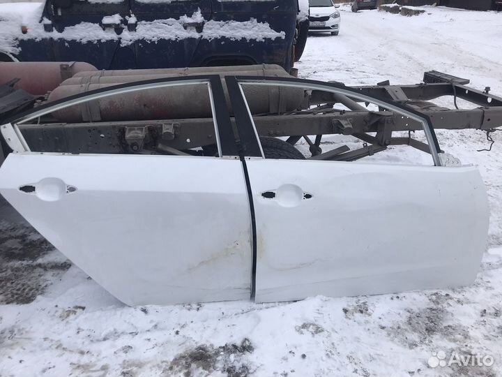 Двери правые Kia cerato 3