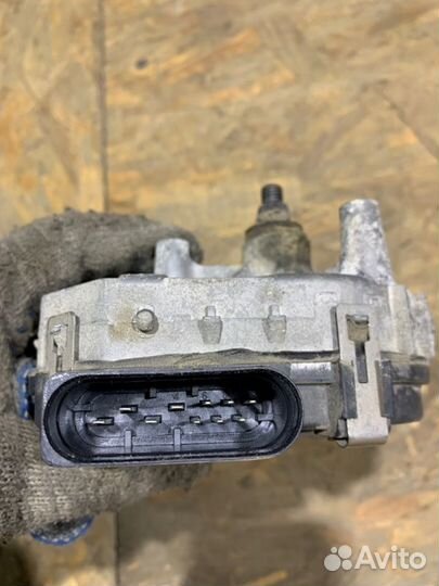 Мотор дворников передний Volkswagen Touareg