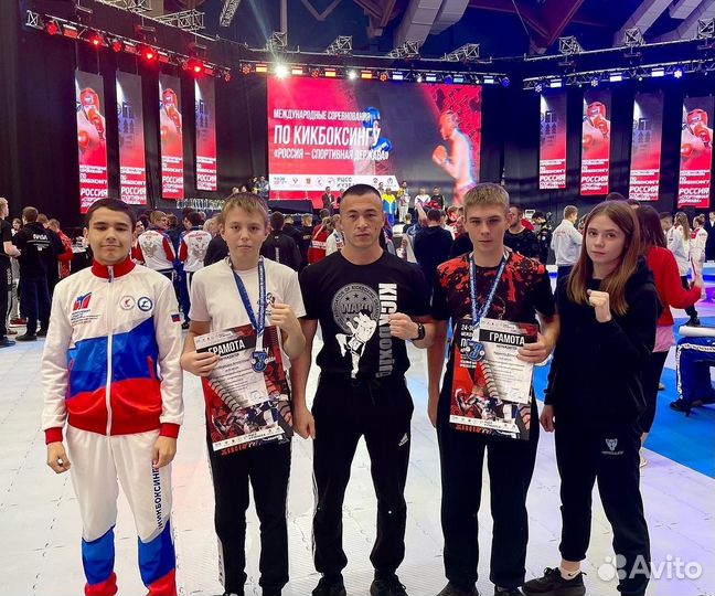 Тренер по кикбоксингу и боксу