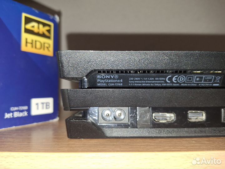 XBox ONE S + 2 геймпада