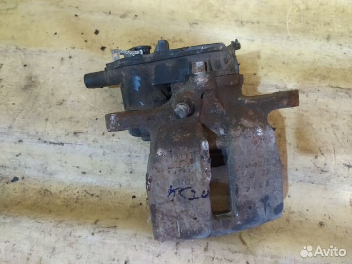 Суппорт тормозной задний правый Audi A4 B8