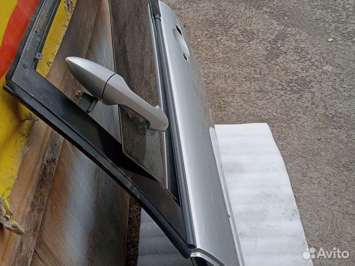 Дверь задняя левая на honda stream