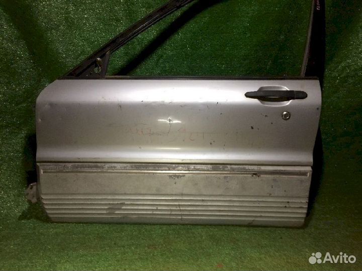 Дверь передняя левая Mitsubishi Galant E33A Серебро вмятины