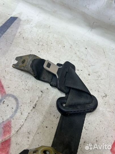 Ремень безопасности задний правый Ford Mondeo 3