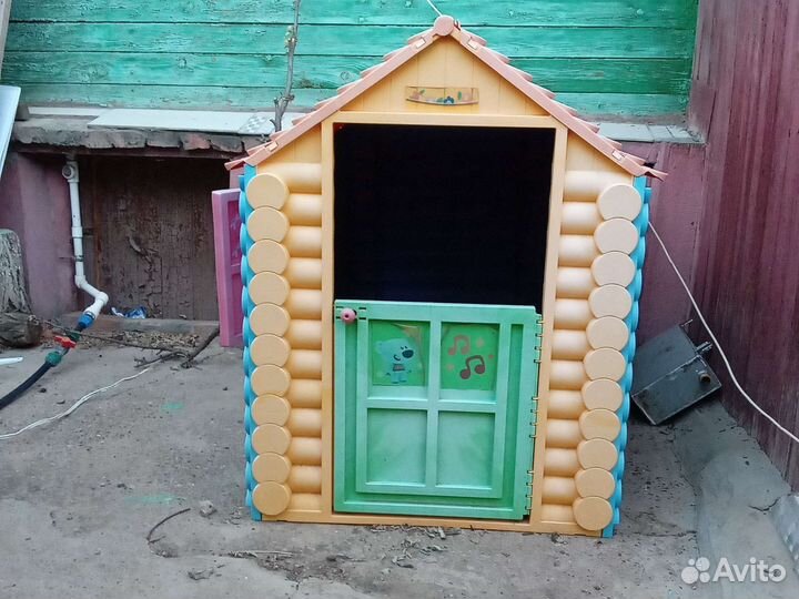 Пластиковый детский домик