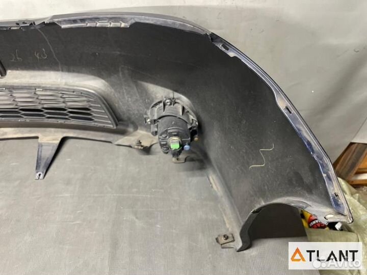 Бампер передний toyota isis