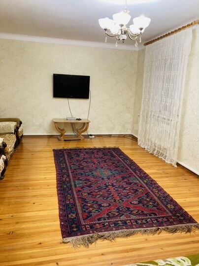 2-к. квартира, 70 м², 1/2 эт.