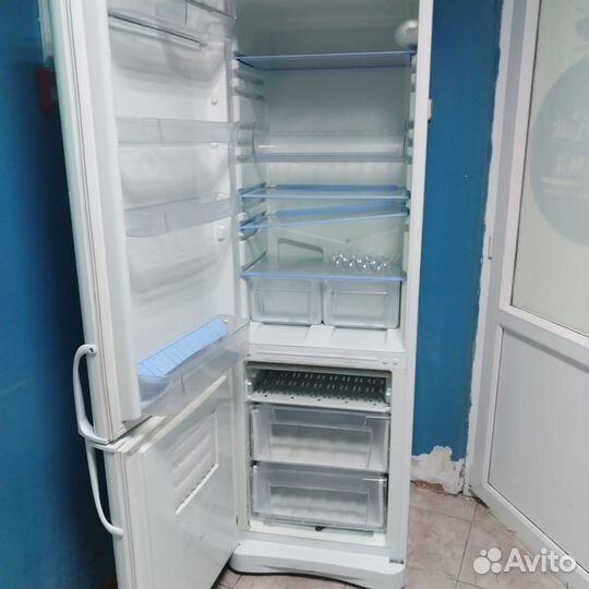 Холодильник бу indesit