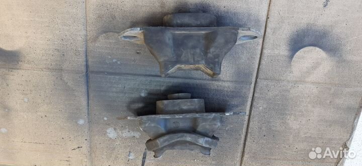 Опора кпп renault