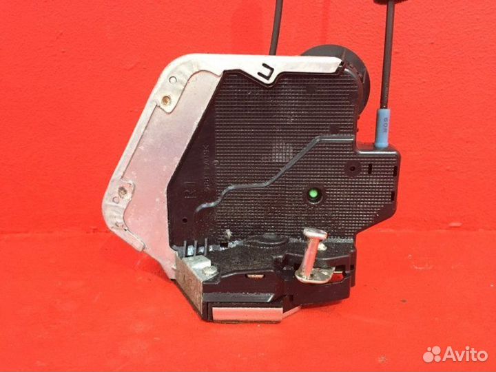 Замок двери задний правый Toyota Rav4 3 1AZ 2008