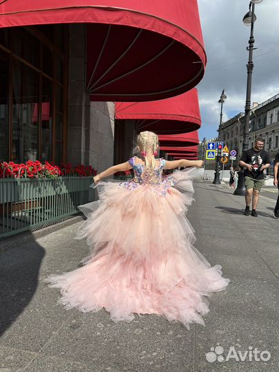 Платье со шлейфом