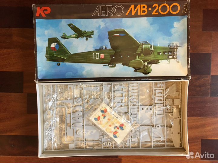 Новая сборная модель самолёта Aero MB-200 М 1:72