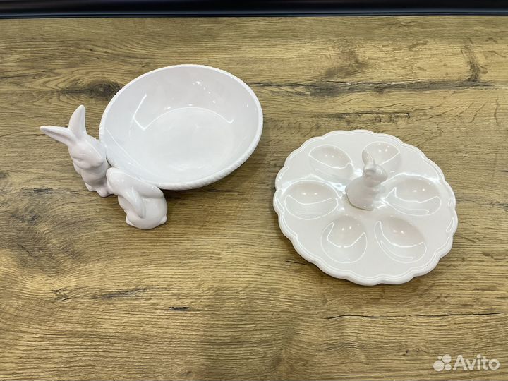 Тарелка с кроликами