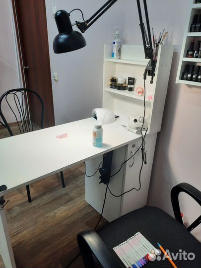 Стол для маникюра бу