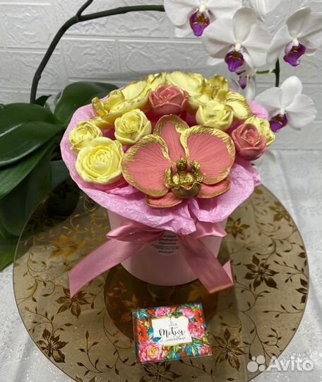 Букеты из шоколада и шоколадные наборы