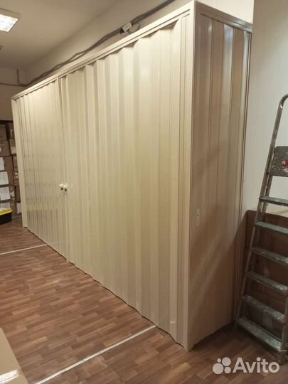 Складная дверь гармошка, перегородка