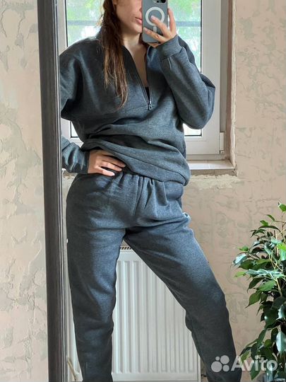 Спортивный костюм женский