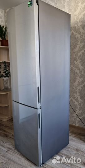 Двухкамерный холодильник Samsung RB 37 A5000SA/WT