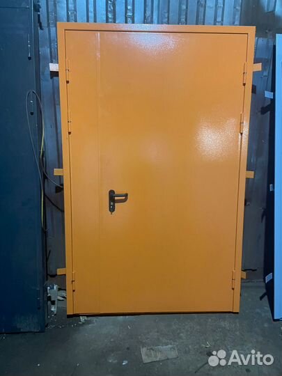 Техническая дверь