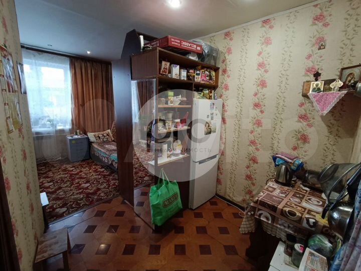 Комната 21,6 м² в 9-к., 1/2 эт.