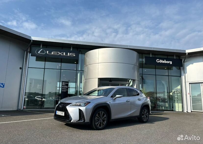 Lexus UX AT, 2024, 390 км