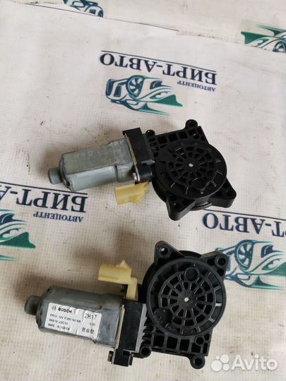 Задний моторчик стеклоподъемника Chevrolet Cruze